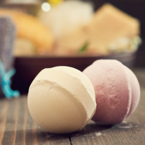 handmade bath bombs holiday gifts